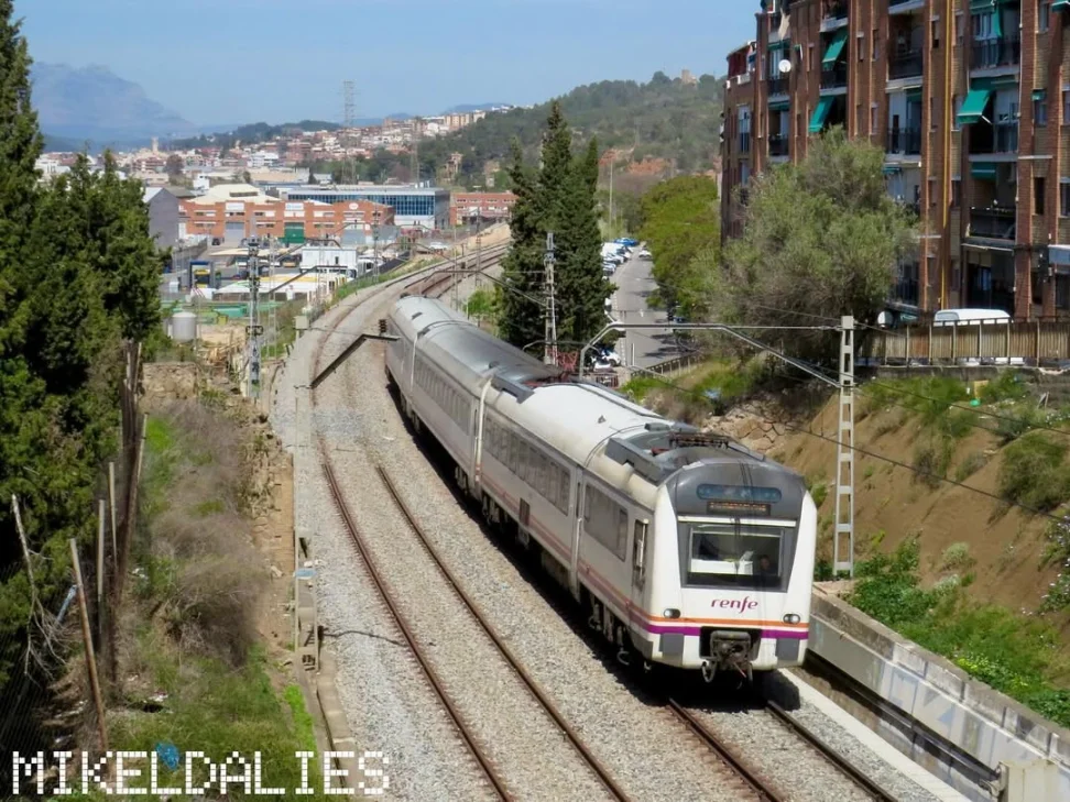 Tren Cercanías 448 de Renfe desviado en Vilafranca del Penedès debido a obras